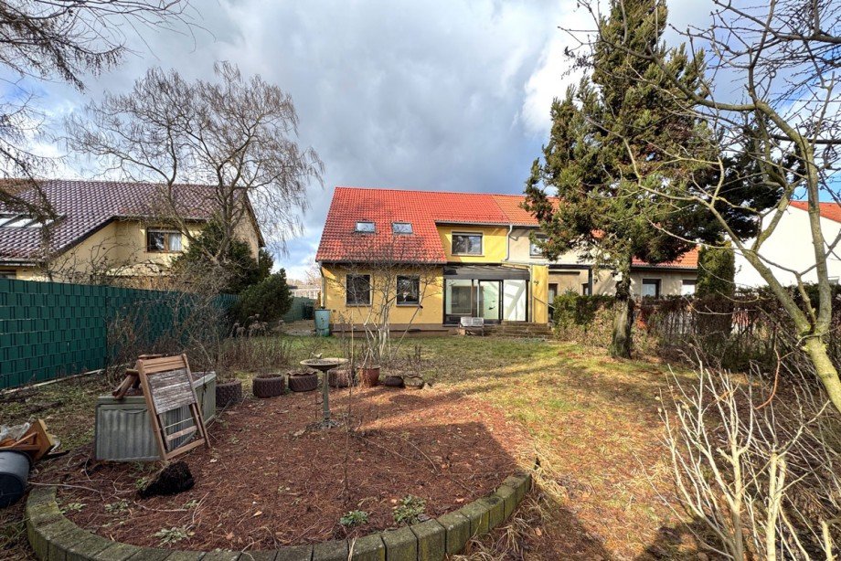 Kiefer6a Garten Doppelhaush�lfte Lutherstadt Wittenberg