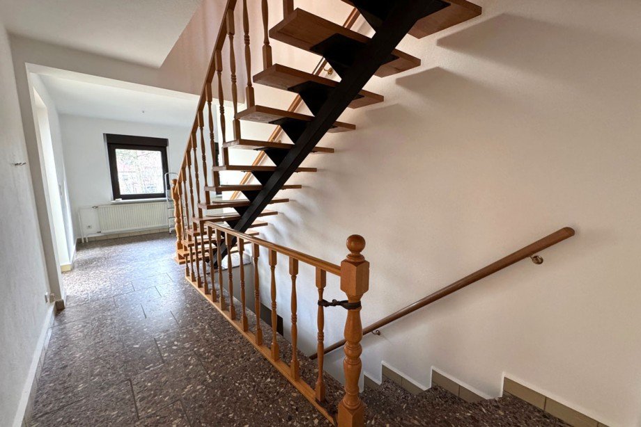 Kiefer6a Flur Treppen Doppelhaush�lfte Lutherstadt Wittenberg