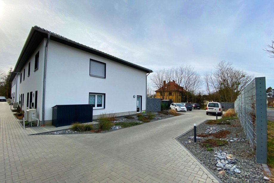 BCH57 Parkplatz Doppelhaush�lfte Lutherstadt Wittenberg