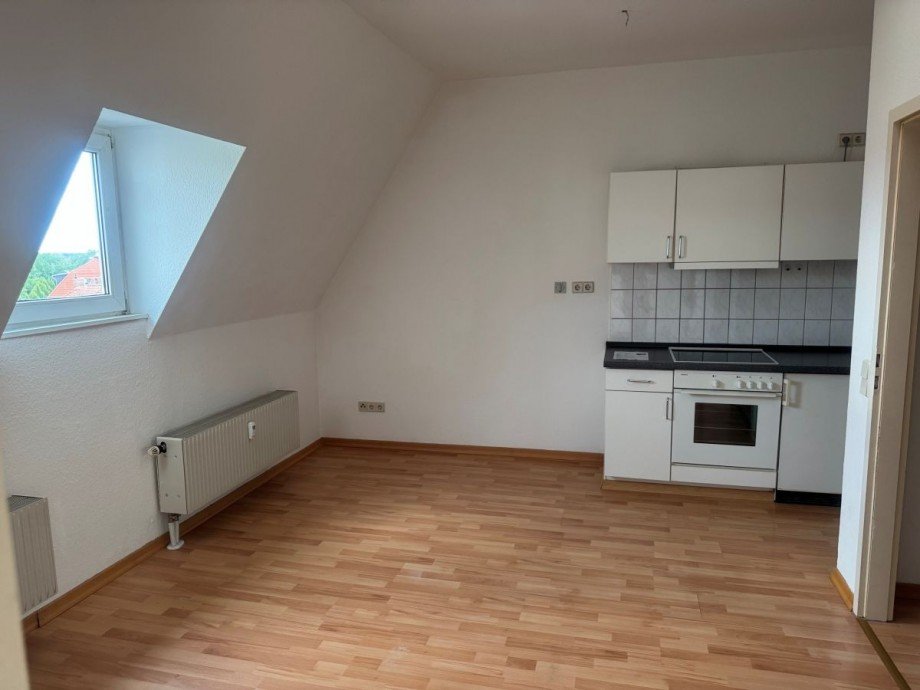 L15 W11 Wohnzimmer/K�che Dachgeschosswohnung Lutherstadt Wittenberg