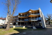 Pu8 Ansicht R�ckseite ERSTBEZUG!!! Hochwertige 4-Raum-Wohnung mit ca. 15 m� gro�er Terrasse sowie Personenaufzug