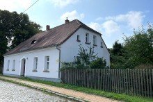 Seitenansicht Mehrgenerationenhaus in ehemaliger Schule � Bezugsfertig mit gro�em Grundst�ck in Gommlo